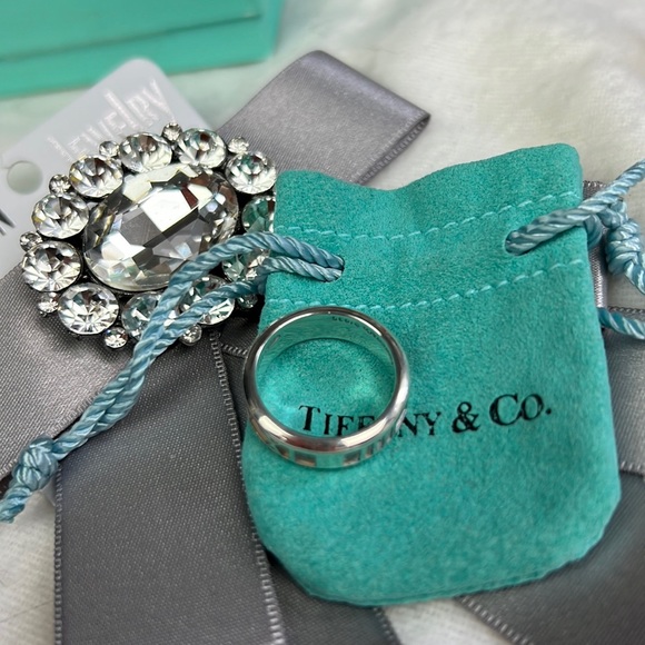 TIFFANY & CO. Atlas 1995 Roman Number  Sterling Silver 925 Ring  sz:7 - Picture 8 of 9
